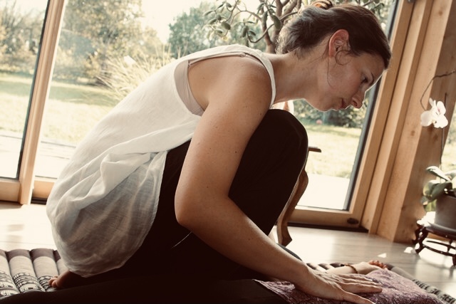 programme d'accompagnement holistique pour femme . séance de shiatsu
